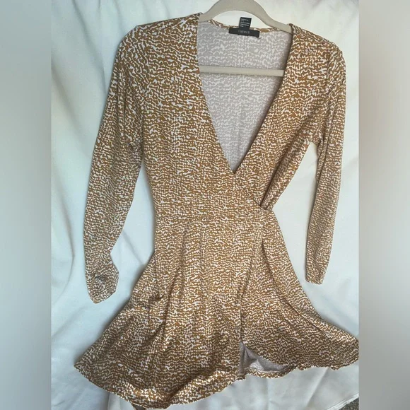 forever 21 dress Mustard Color Size Large Long Sleeve Knee Length